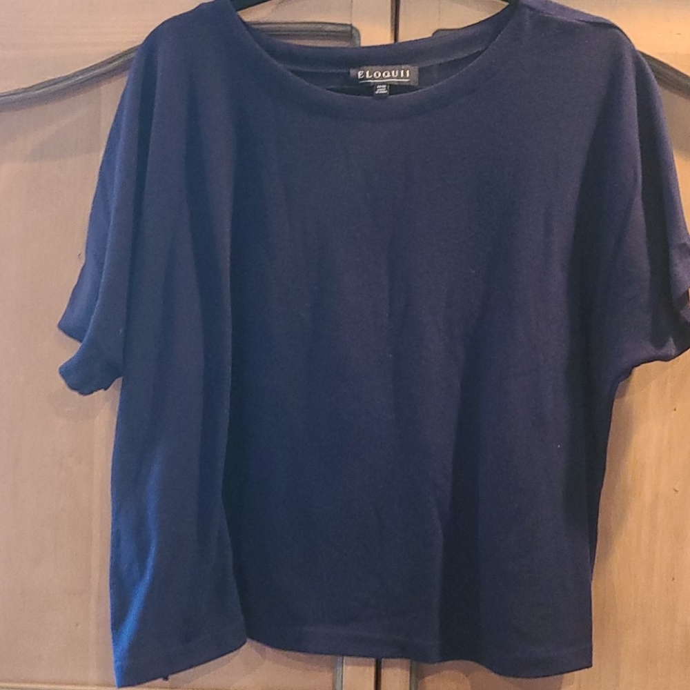 High quality tee shirt with criss cross back